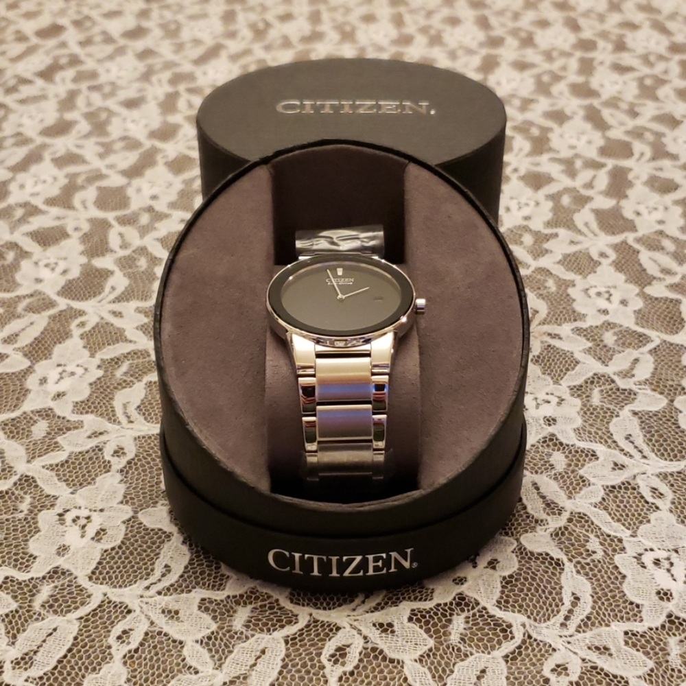 Citizen Axiom Eco-Drive Men's Watch (AU1060-51E) - Picture 6 of 8